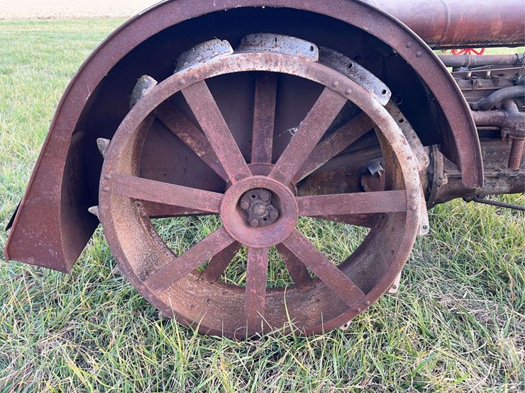 1924-fordson-tractor-image-37