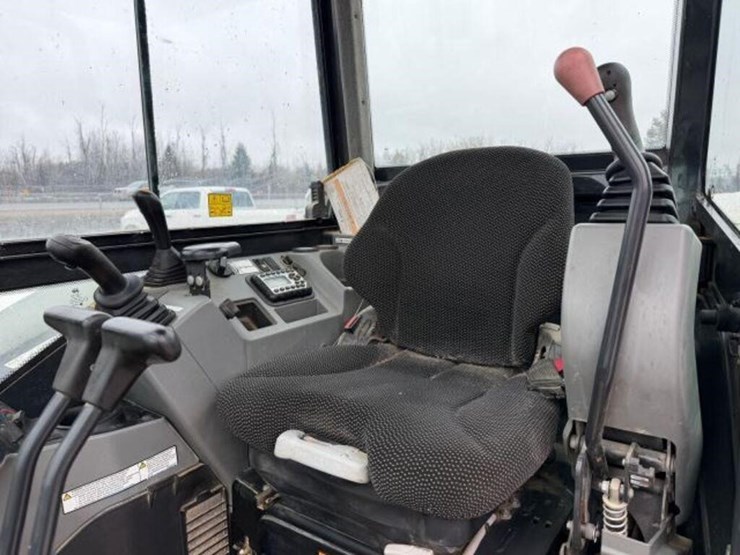 2019-bobcat-e85-image-16