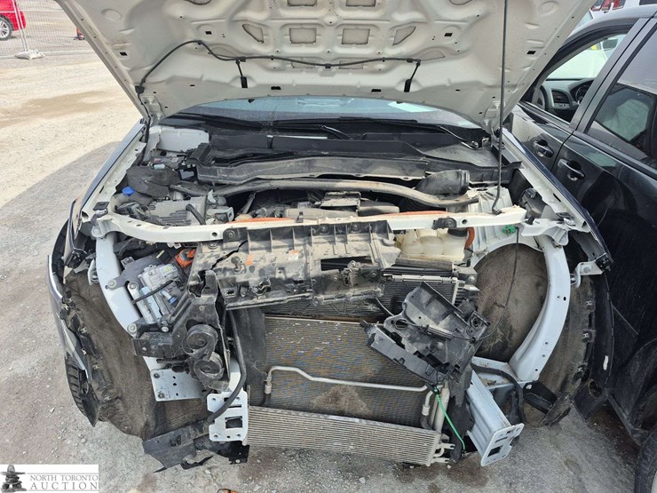 2023-ford-explorer-image-8