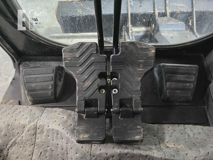 2022-caterpillar-307.5-image-19