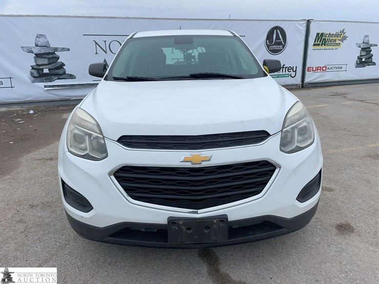 2017-chevrolet-equinox-image-2