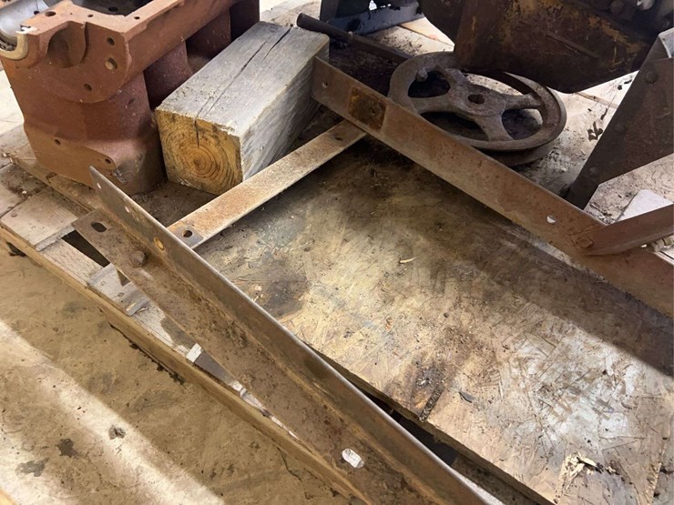 ford-engine-and-parts-image-31