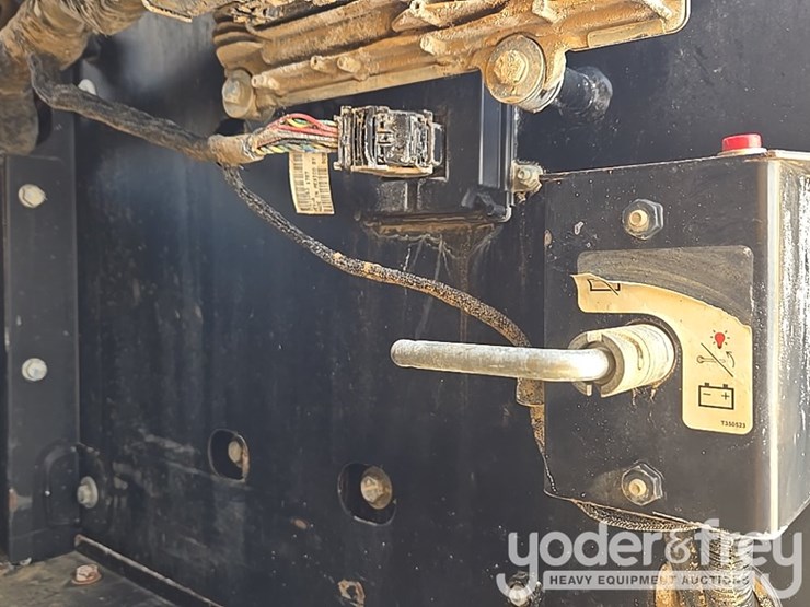 2017-deere-210g-lc-image-43