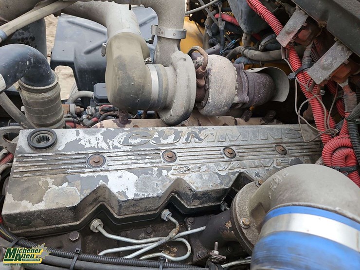 2004-freightliner-fl80-image-19