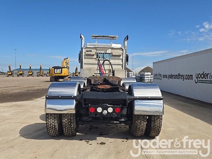 2014-kenworth-t880-image-4