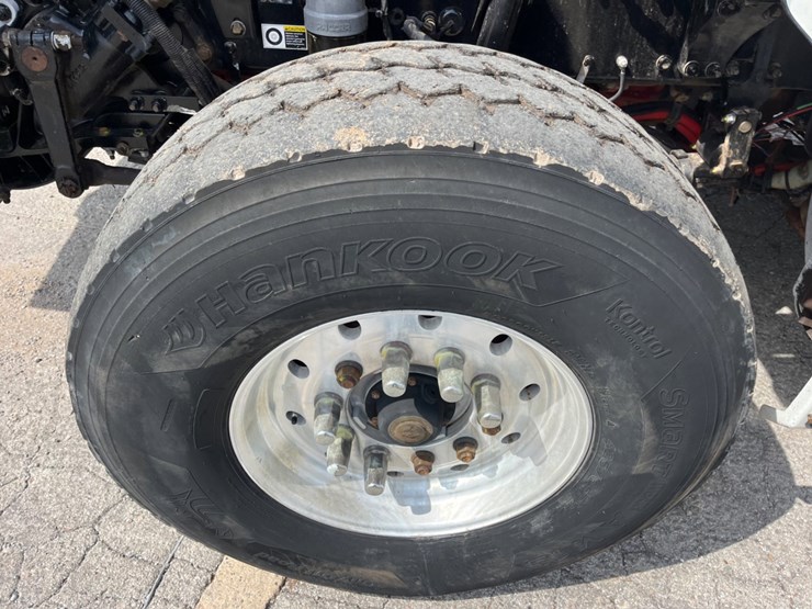 2019-kenworth-t880-image-12