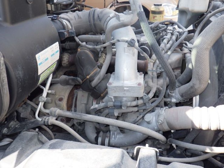 2020-hino-268a-image-17