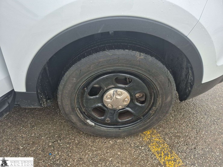 2014-ford-explorer-image-27