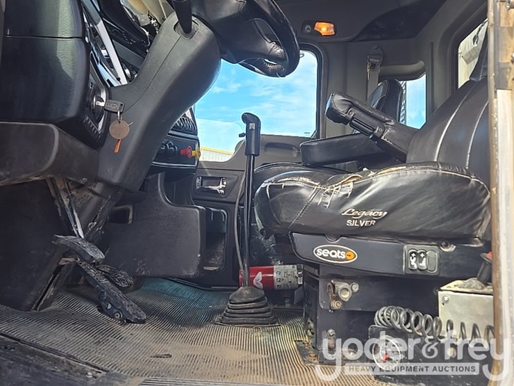 2014-kenworth-t800-image-119