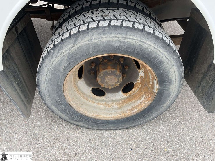 2011-ford-f550-image-28