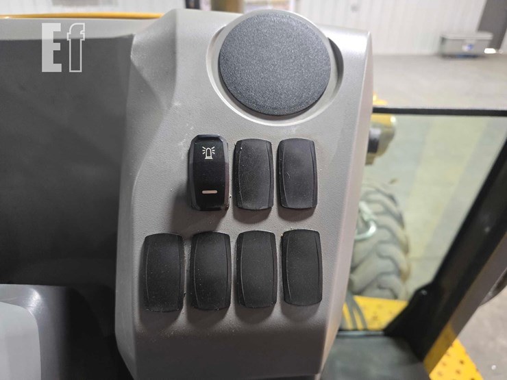 2021-caterpillar-416-image-20