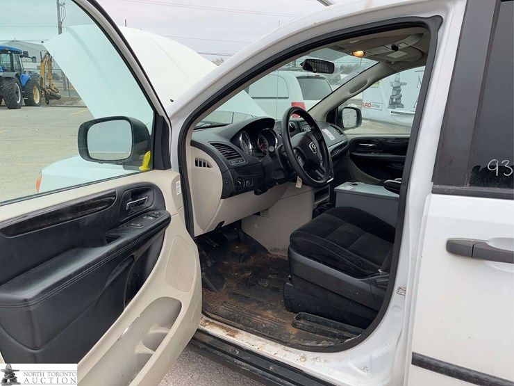 2015-ram-c/v-image-11