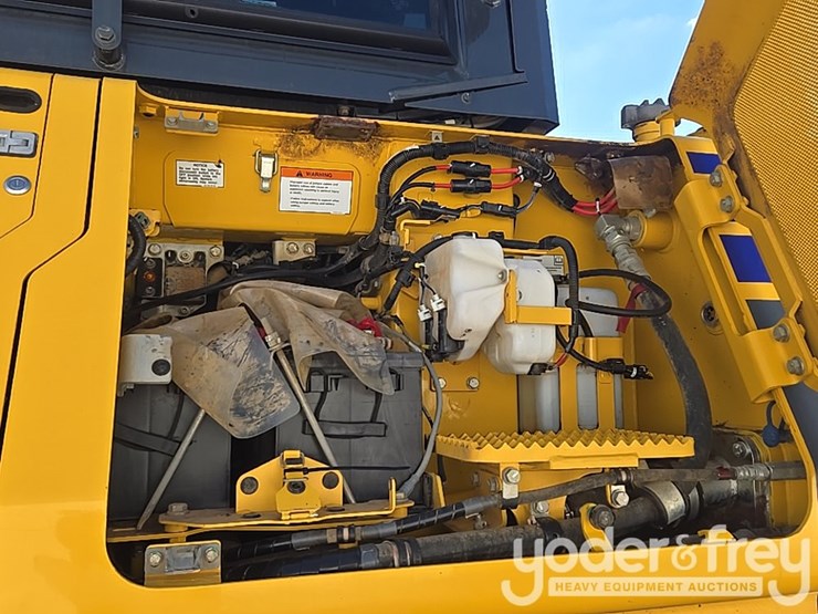 2023-komatsu-d61px-24-image-37