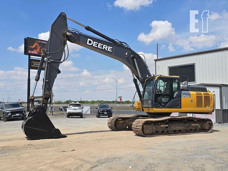 2018-deere-250g-lc-image-1