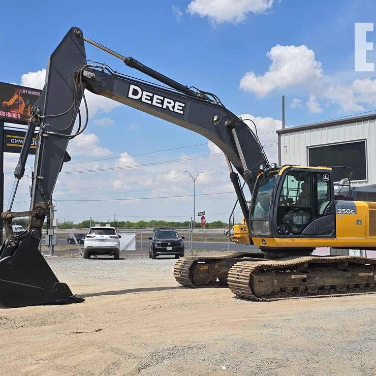 2018 DEERE 250G LC