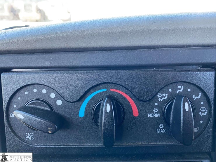 2017-international-durastar-4300-image-16