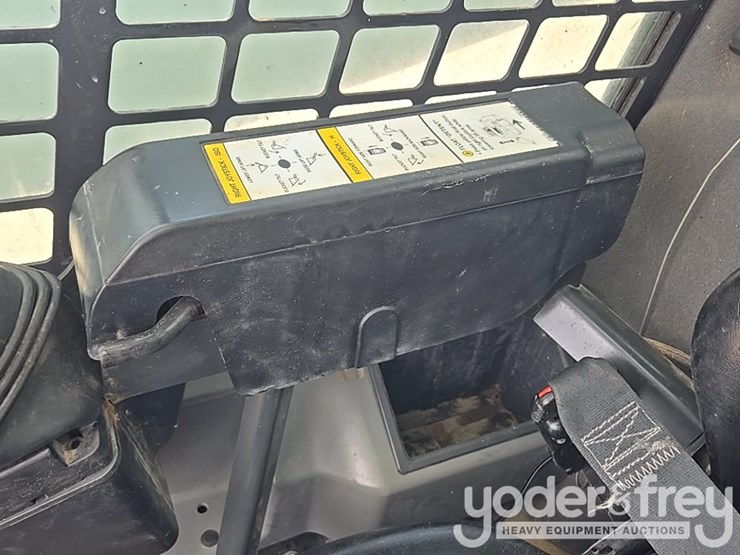 2021-bobcat-t740-image-92