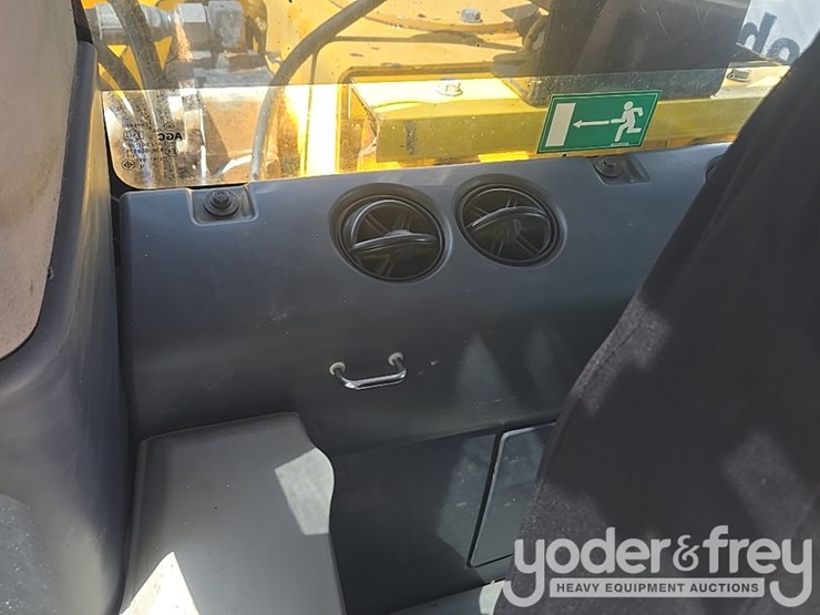 2015-komatsu-pc490-lc-11-image-147