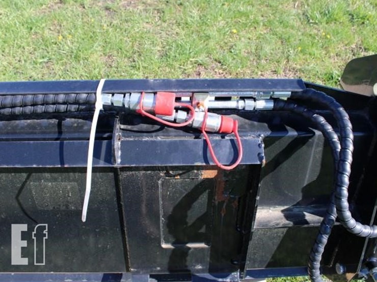 #3103-new-72"-4-in-1-hyd-bucket-future-skid-steer-image-5