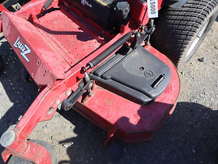 exmark-lazer-z-zero-turn-mower-image-10