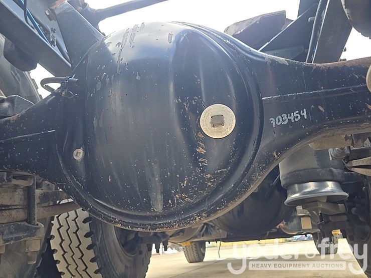 2012-freightliner-cascadia-125-image-45