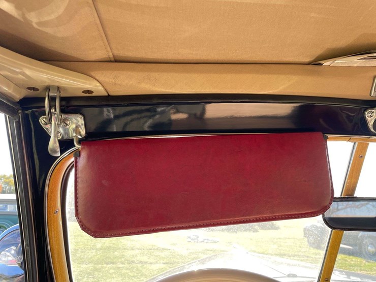 1948-ford-super-deluxe-convertible-image-68