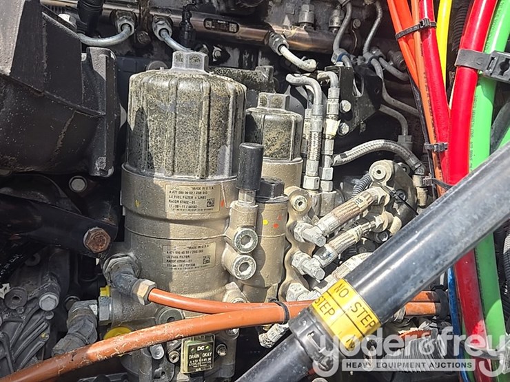 2012-freightliner-cascadia-125-image-66