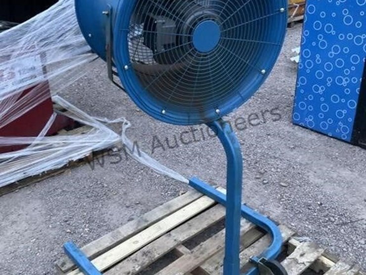 18in-industrial-fan-image-4
