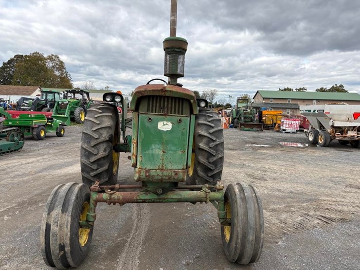 john-deere-4010-image-3