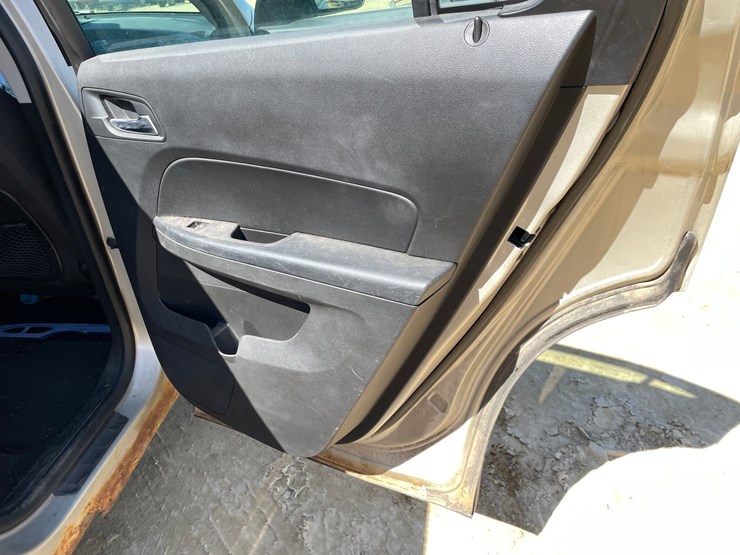 2013-chevrolet-equinox-image-37