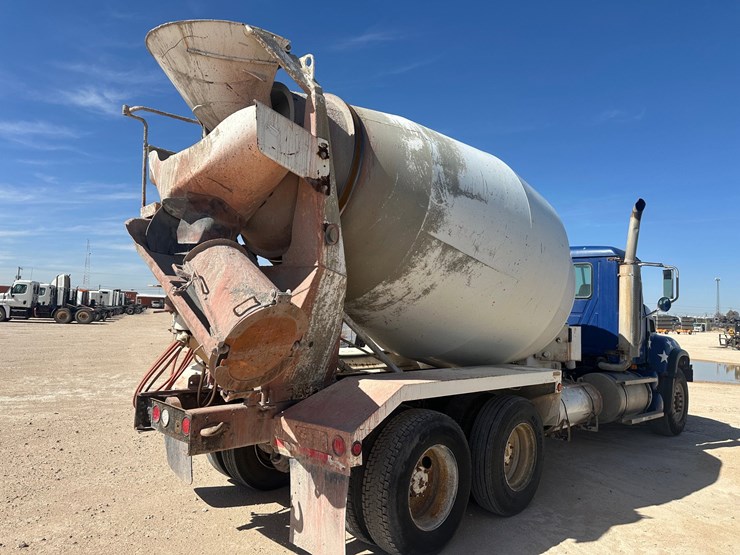 2005-mack-cv713-mixer-truck-image-6