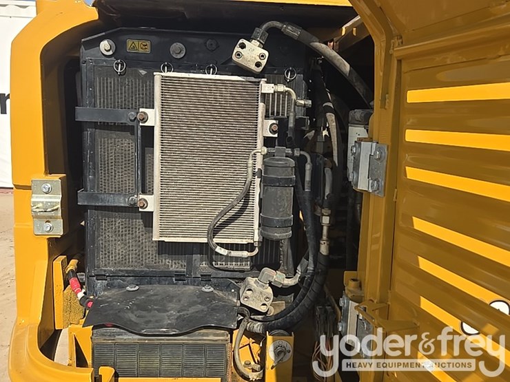 2018-caterpillar-305.5-image-67