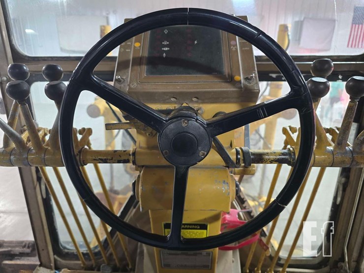 1989-caterpillar-120g-image-12