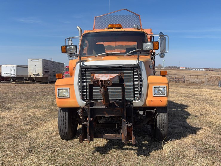 1989-ford-l8000-image-2