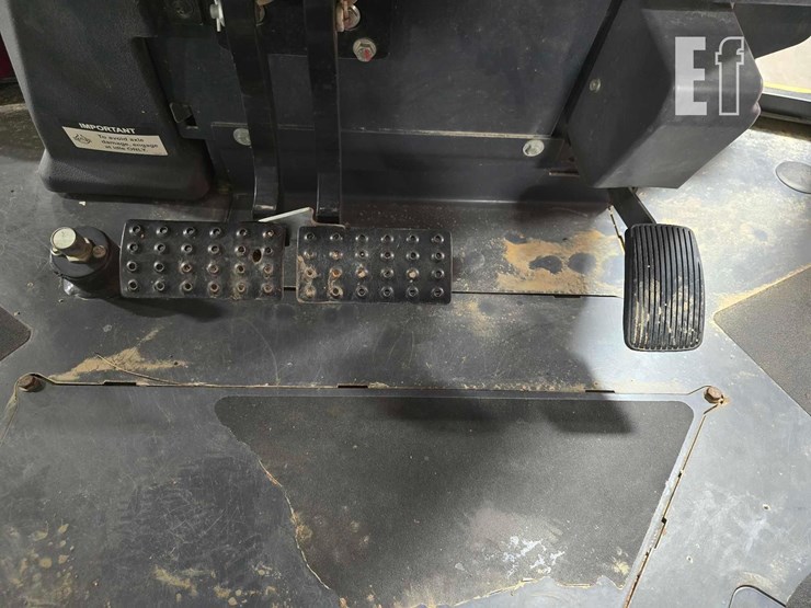 2023-deere-320-p-tier-image-21