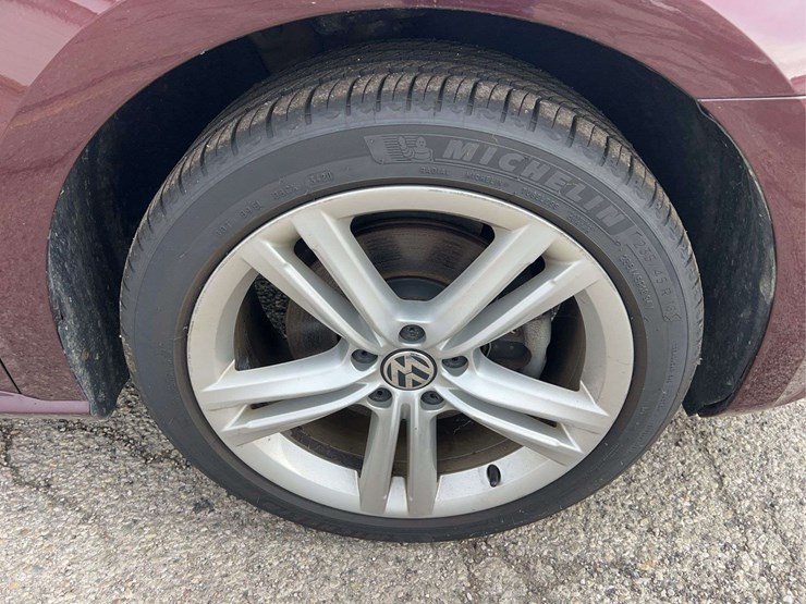 2014-volkswagen-passat-tdi-image-41