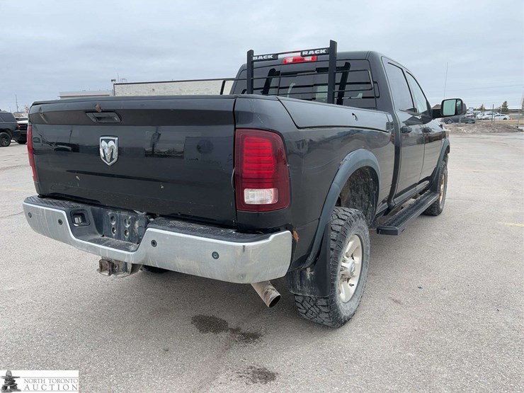 2016-dodge-2500-image-5