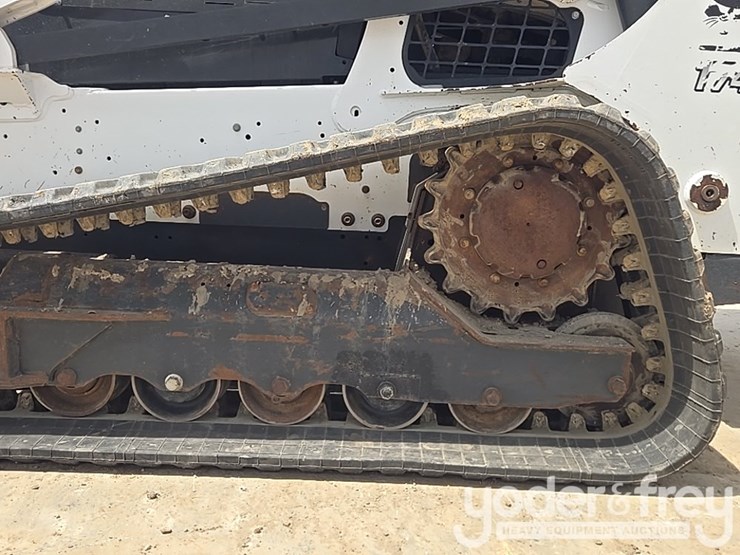 2021-bobcat-t740-image-12