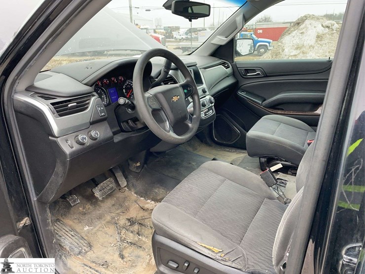 2017-chevrolet-tahoe-image-11