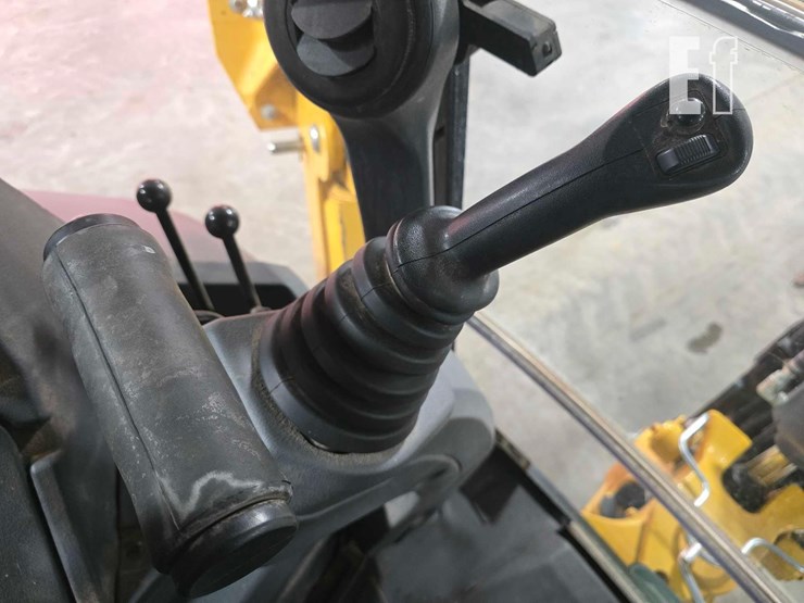 2023-deere-320-p-tier-image-23