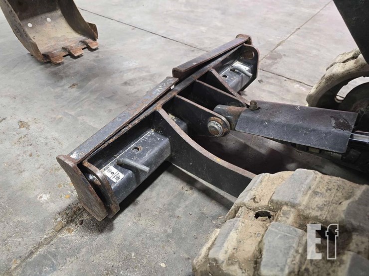 2022-bobcat-e10-image-16