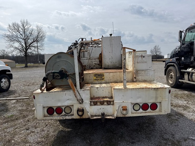 #31721-•-1989-mack-r690t-single-axle-fuel-truck-image-48