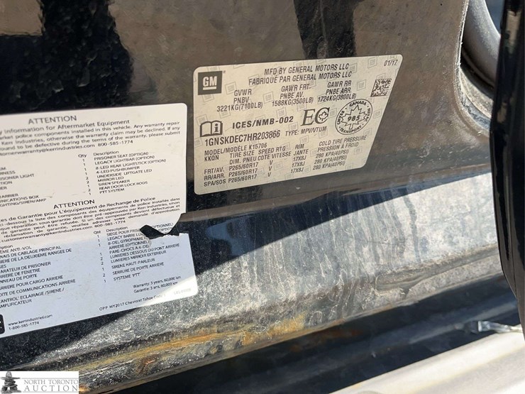 2017-chevrolet-tahoe-image-21