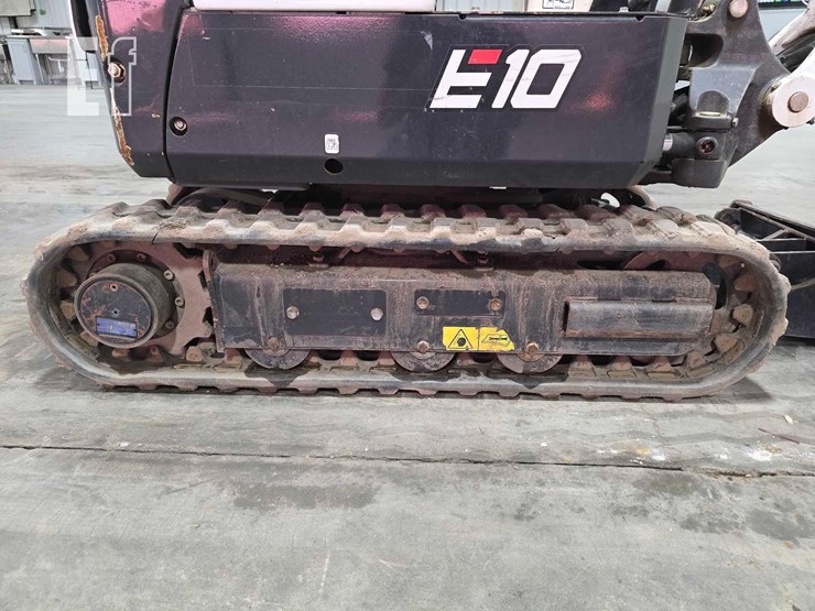 2022-bobcat-e10-image-32