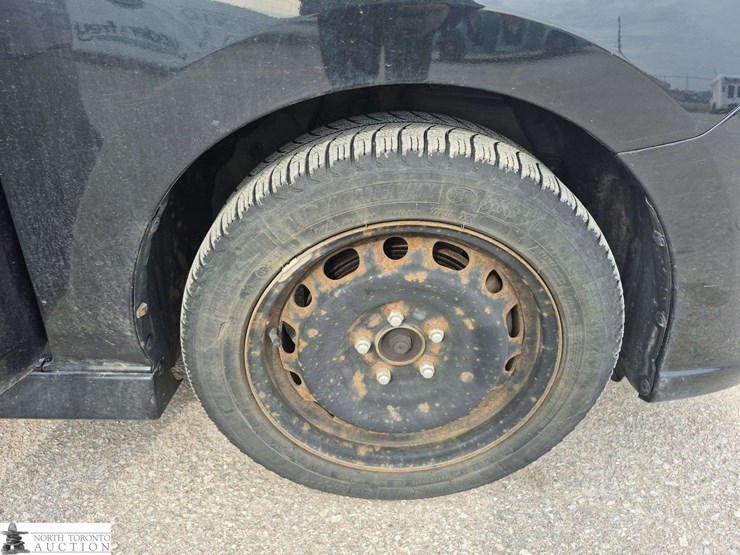 2014-mazda-mazda5-image-31