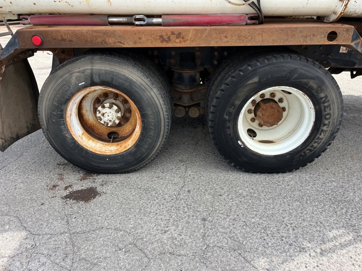 2005-international-paystar-5600i-image-14