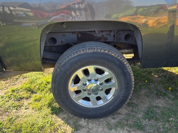 2011-chevrolet-2500-image-23