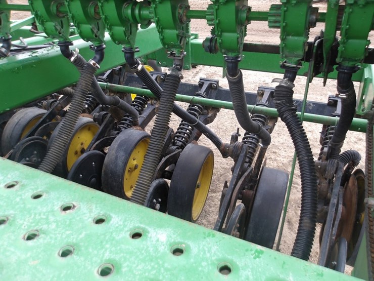 john-deere-750-image-9