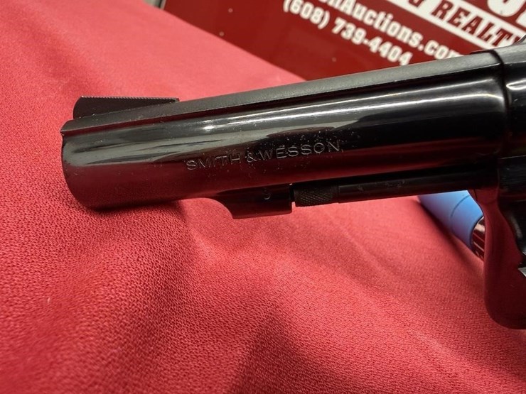 smith-&-wesson-.38-special-revolver-image-3