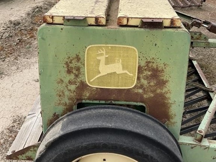 john-deere-8300-image-4